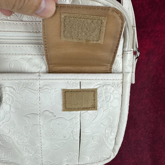 MULTISAC ELEGANT WHITE FLORAL EMBOSSED CROSSBODY BAG - Picture 7 of 14
